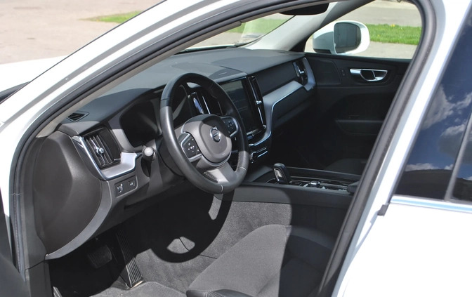 Volvo XC 60 cena 153000 przebieg: 59000, rok produkcji 2020 z Września małe 29